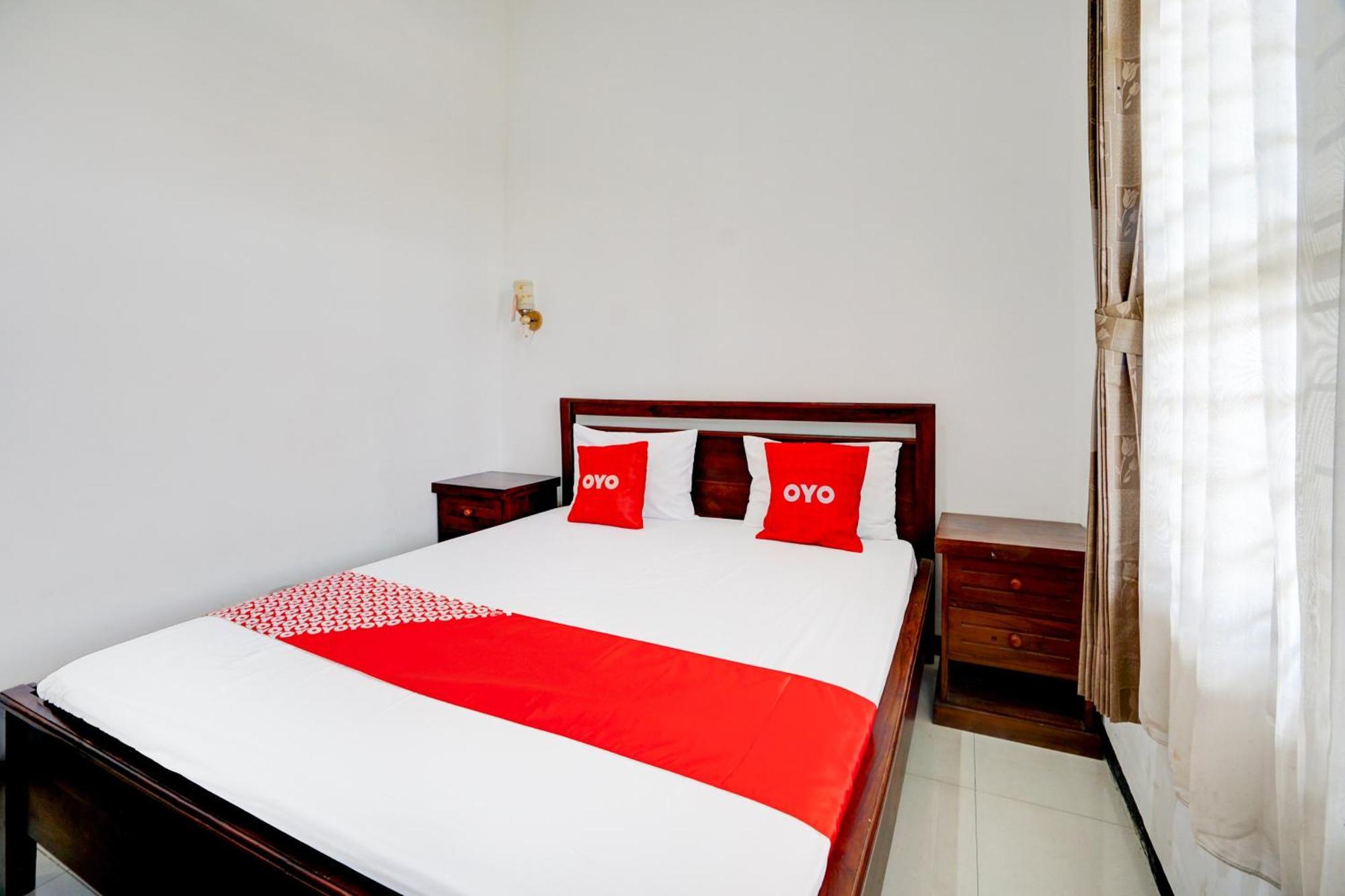 Oyo Life 93083 Nova Jaya 3 Homestay Syariah Lamongan Екстер'єр фото
