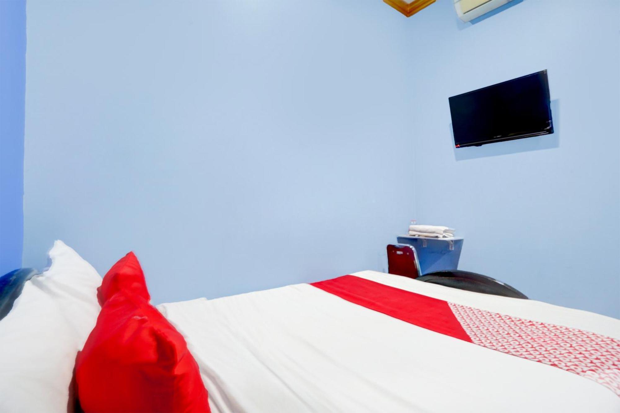 Oyo Life 93083 Nova Jaya 3 Homestay Syariah Lamongan Екстер'єр фото