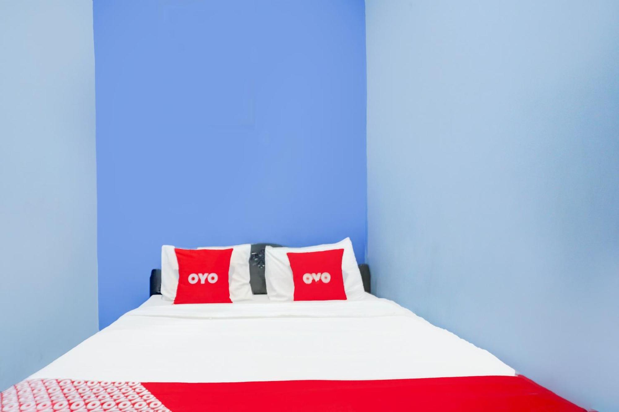 Oyo Life 93083 Nova Jaya 3 Homestay Syariah Lamongan Екстер'єр фото